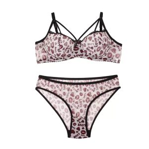 ست شورت و سوتین یاردی هارنس دار طرح قلب و LOVE برند شارمین